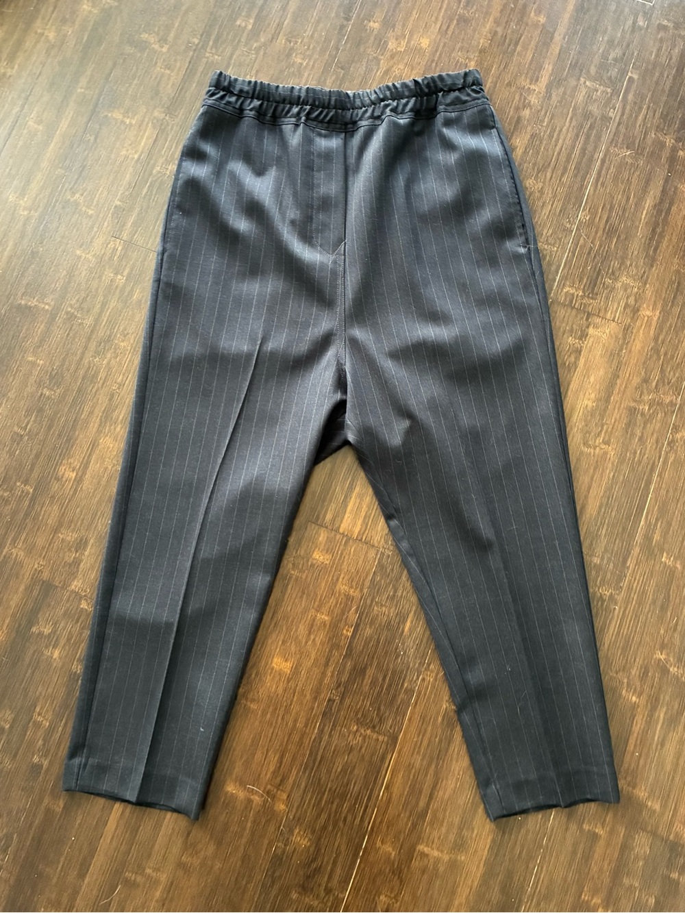 Nili Lotan Gray Wool Pinstripe Cropped Elastic-Waist, Drawstring Trousers, Sz S